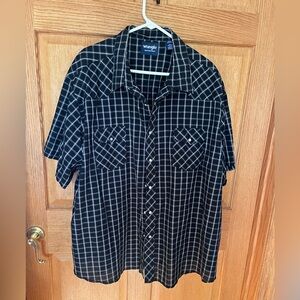 Wrangler short sleeve, Pearl snap Western shirt 
Size 4X 
Pit pit 32”
Length 32”